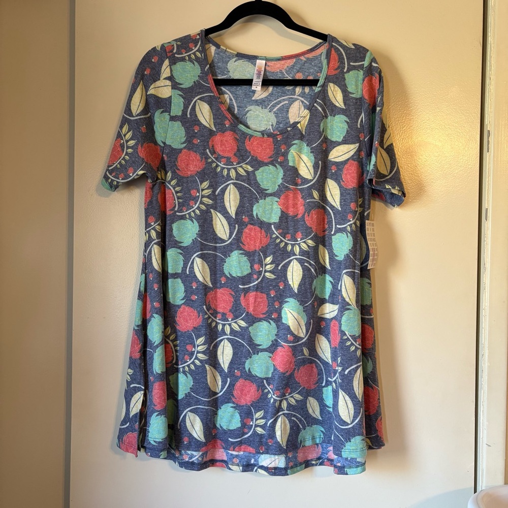 LuLaRoe Perfect T Floral Tunic Top Short Sleeve Blue Red Teal New Size M NWT‎